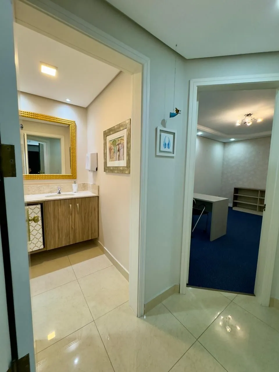 Imagem Sala com garagem dupla na Cristóvão!