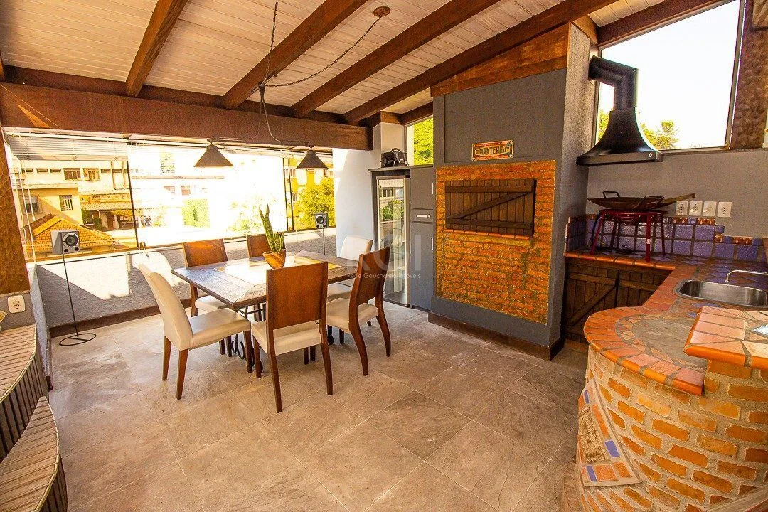 Imagem Cobertura para Venda - 116.36m², 2 dormitórios, sendo 1 suites, 1 vaga - Petrópolis