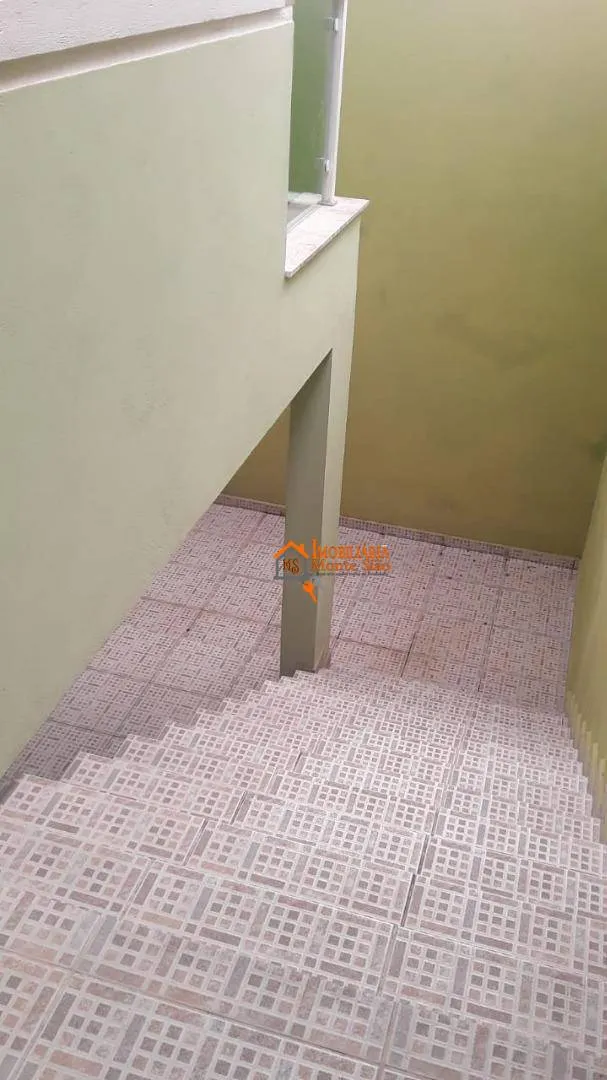 Imagem Sobrado com 3 dormitórios à venda, 200 m² por R$ 550.000,00 - Vila Carmela II - Guarulhos/SP