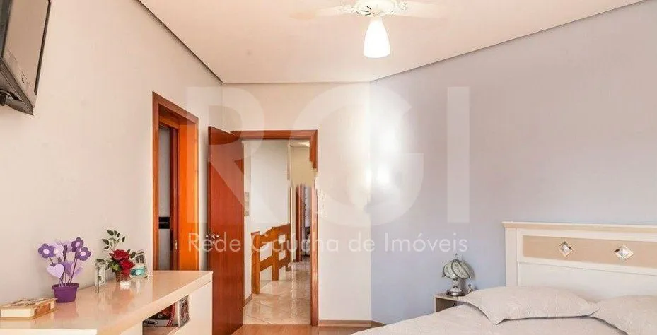 Imagem Casa para Venda - 287m², 4 dormitórios, sendo 1 suites, 4 vagas - Partenon
