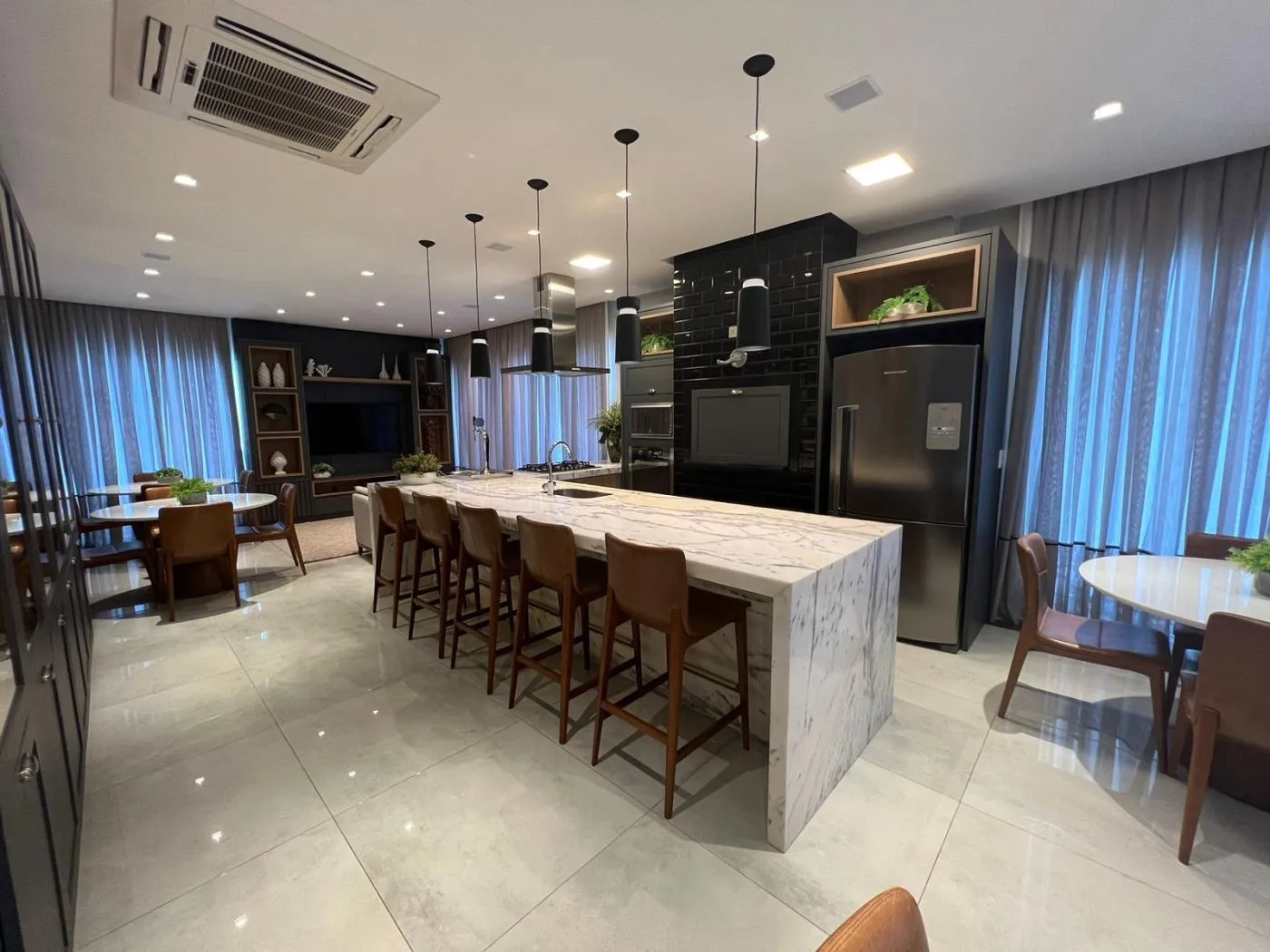 Imagem Apartamento para Venda em Itapema, Meia Praia, 3 dormitórios, 3 suítes, 4 banheiros, 2 vagas