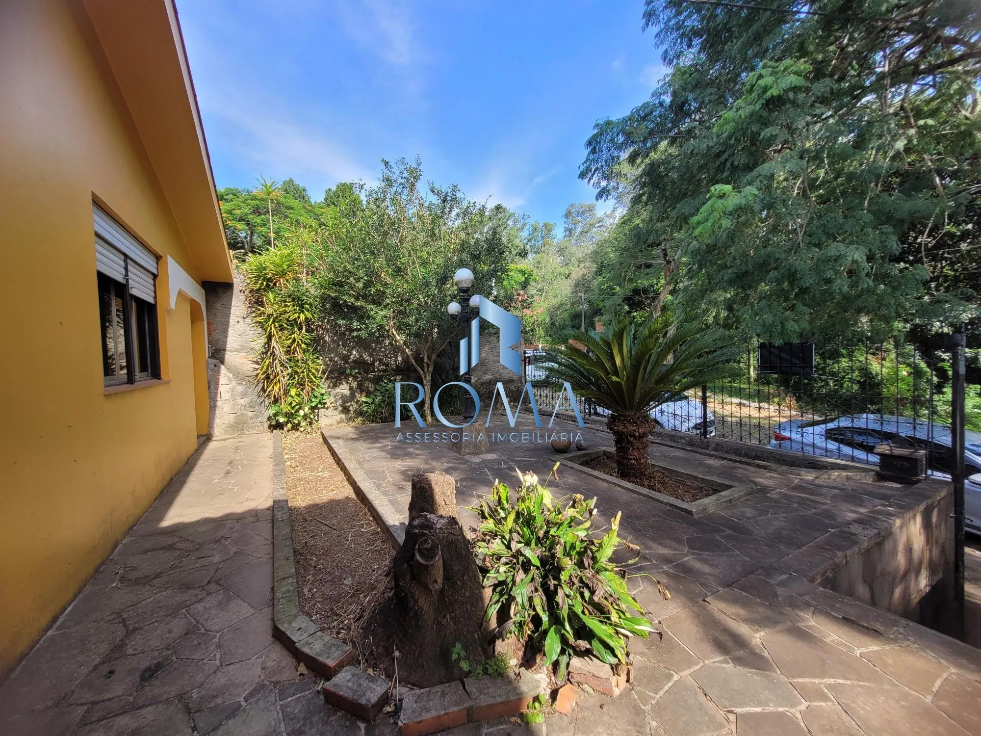 Imagem Excelente terreno localizado no Bairro Perpétuo Socorro, com 03 casas construída