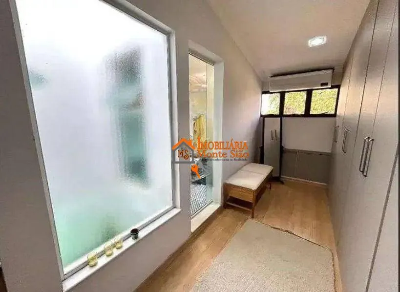 Imagem Sobrado com 3 dormitórios à venda, 250 m² por R$ 901.000 - Picanço - Guarulhos/SP