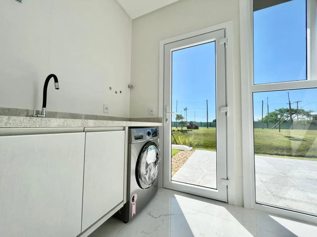 Imagem Casa em Condominio 4 Dormitórios - Bairro --