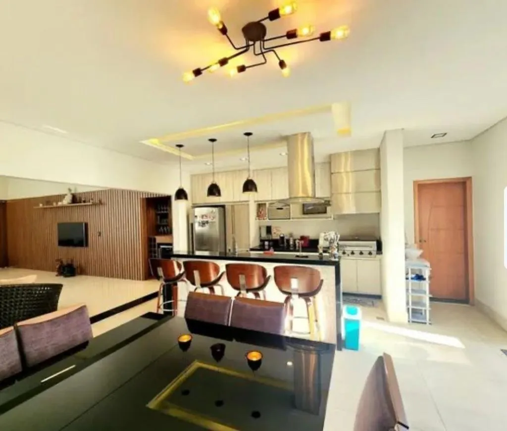 Imagem Casa à venda 3 Quartos, 1 Suite, 2 Vagas, 300M², Piracangaguá, Taubaté - SP | Condomínio Ouroville