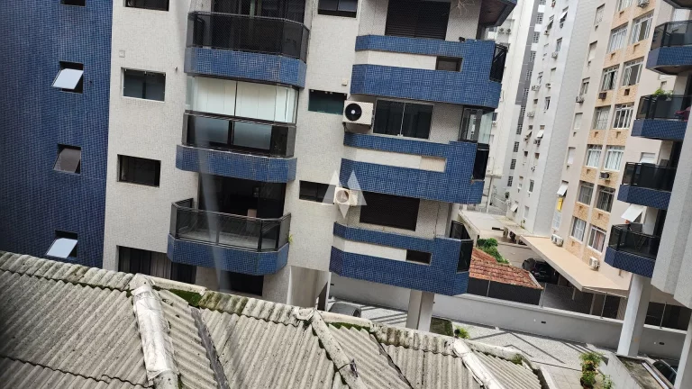 Imagem 2 dormitórios a venda, Boqueirão, na quadra da praia, vista livre