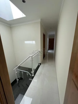 Imagem Sobrado com 165 metros quadrados, com 3 dormitórios sendo 1 suíte com varanda, 3 banheiros, 1 lava...