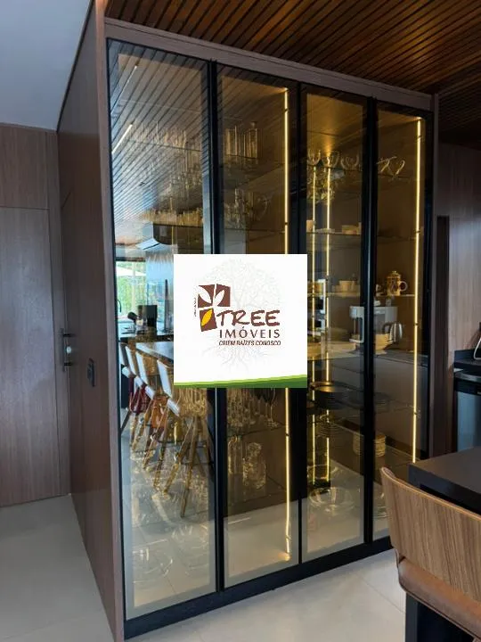 Imagem VENDA DE SOBRADO NO IBIRAPITANGA, EM SANTA ISABEL/SP, 375m² com 4 suítes, cozinha completa, piscina, jacuzzi, área gourmet e 6 vagas. CONSULTE-NOS.