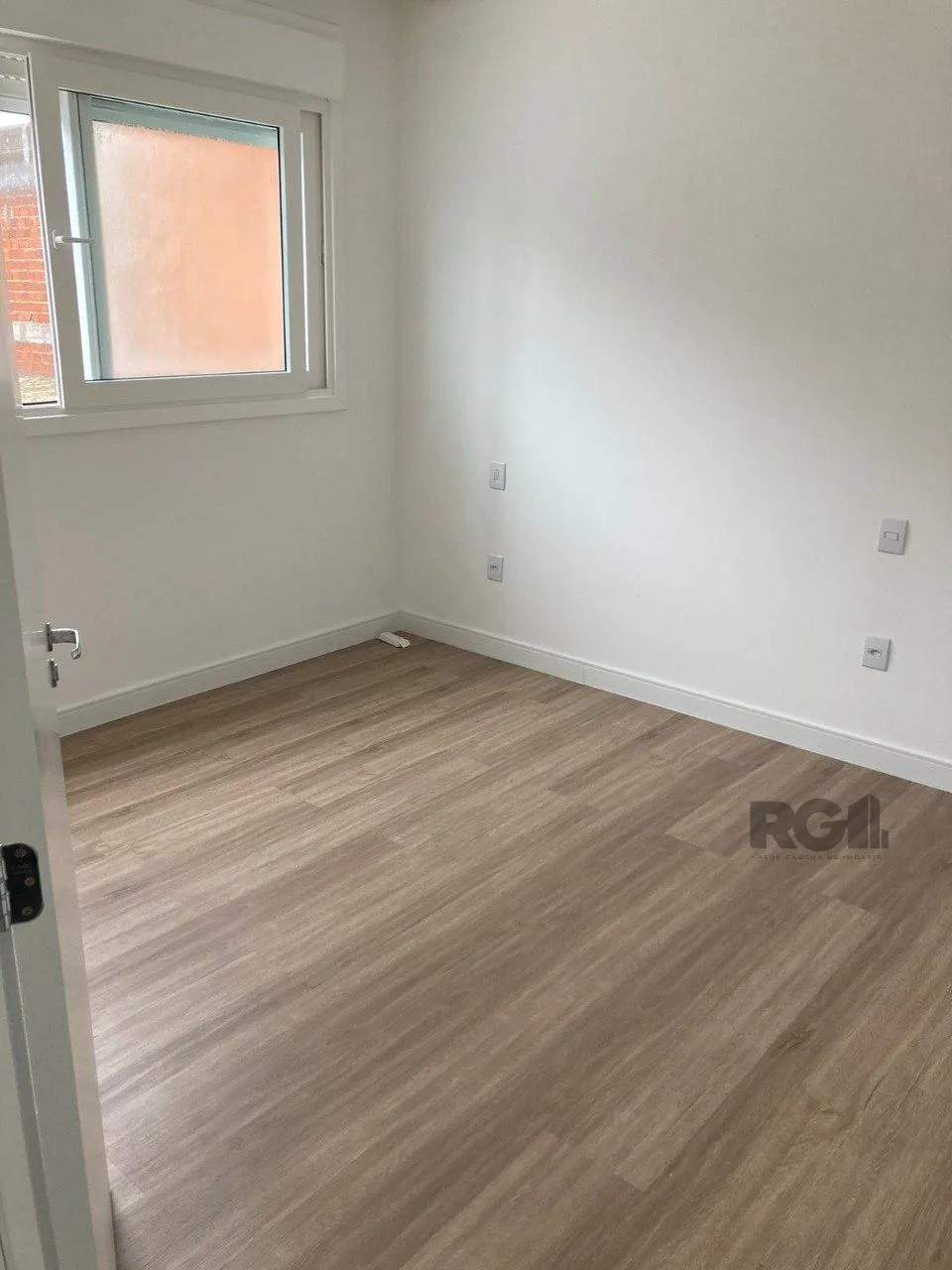 Imagem Casa 2 dormitórios, 1 suíte, 4 vagas, Bairro Central Park