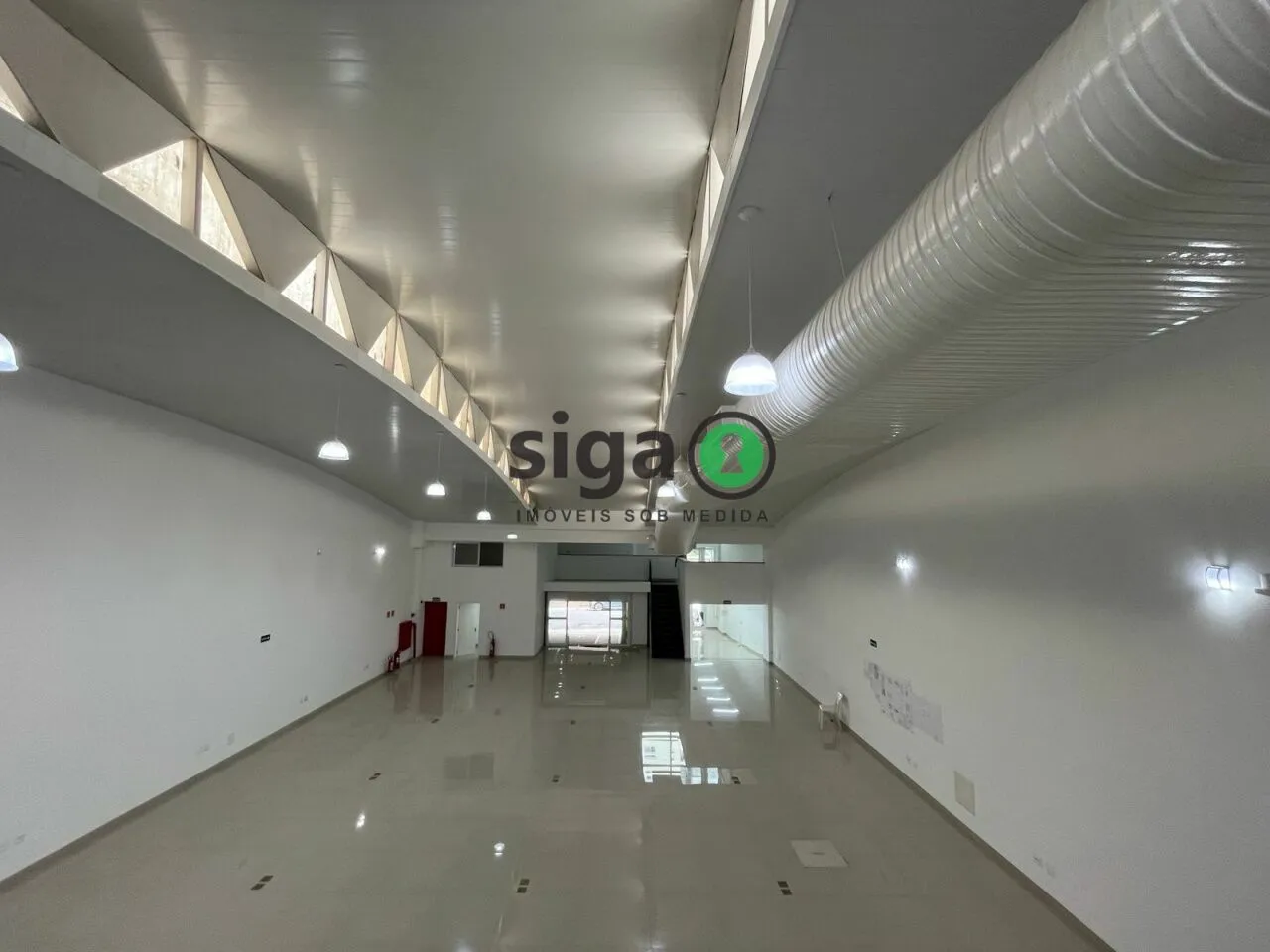 Imagem Ponto Comercial e 6 banheiros para Alugar, 845 m² por R$ 95.000/Mês