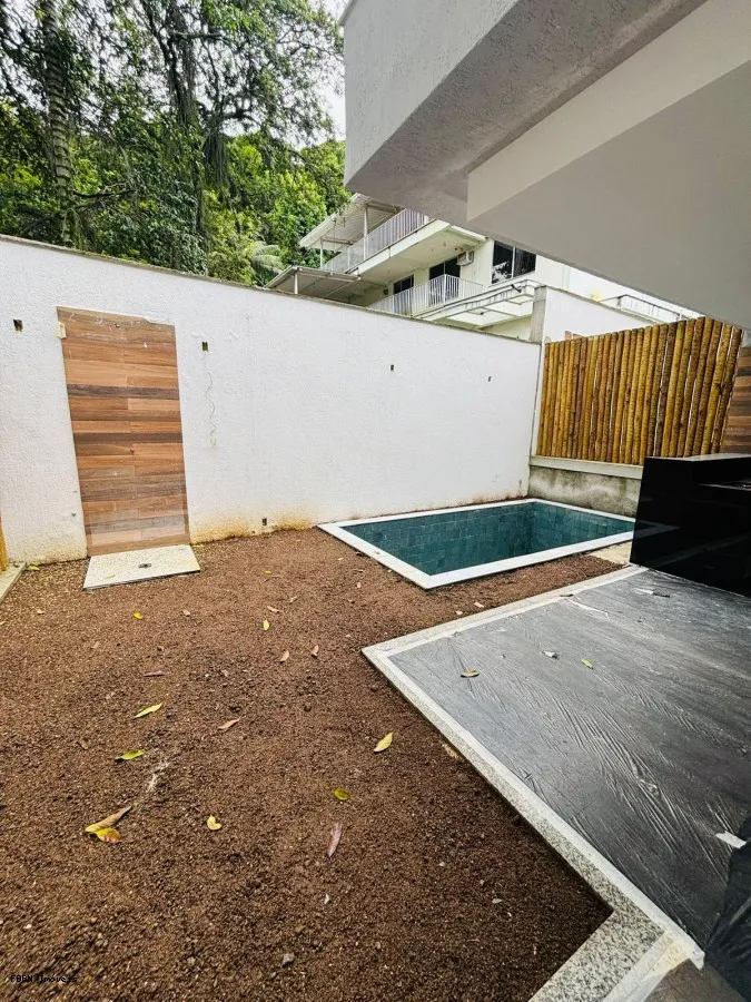 Imagem Casa Duplex / Nova para Venda em Rio de Janeiro / RJ no bairro Freguesia (Jacarepaguá)