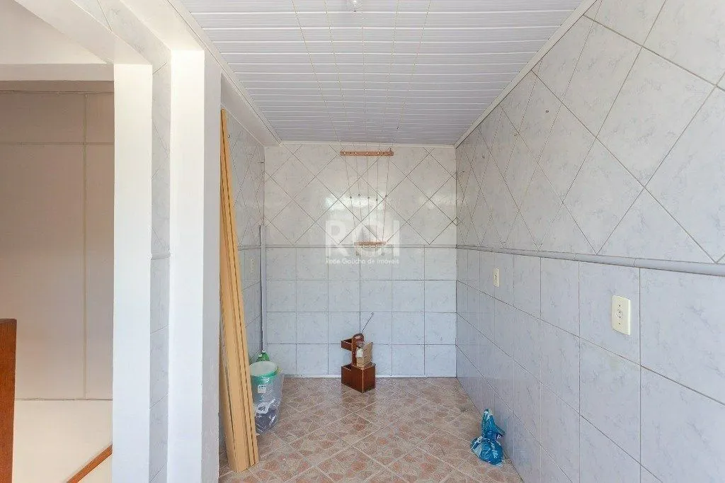 Imagem Cobertura para Venda - 118m², 3 dormitórios, 1 vaga - Nonoai
