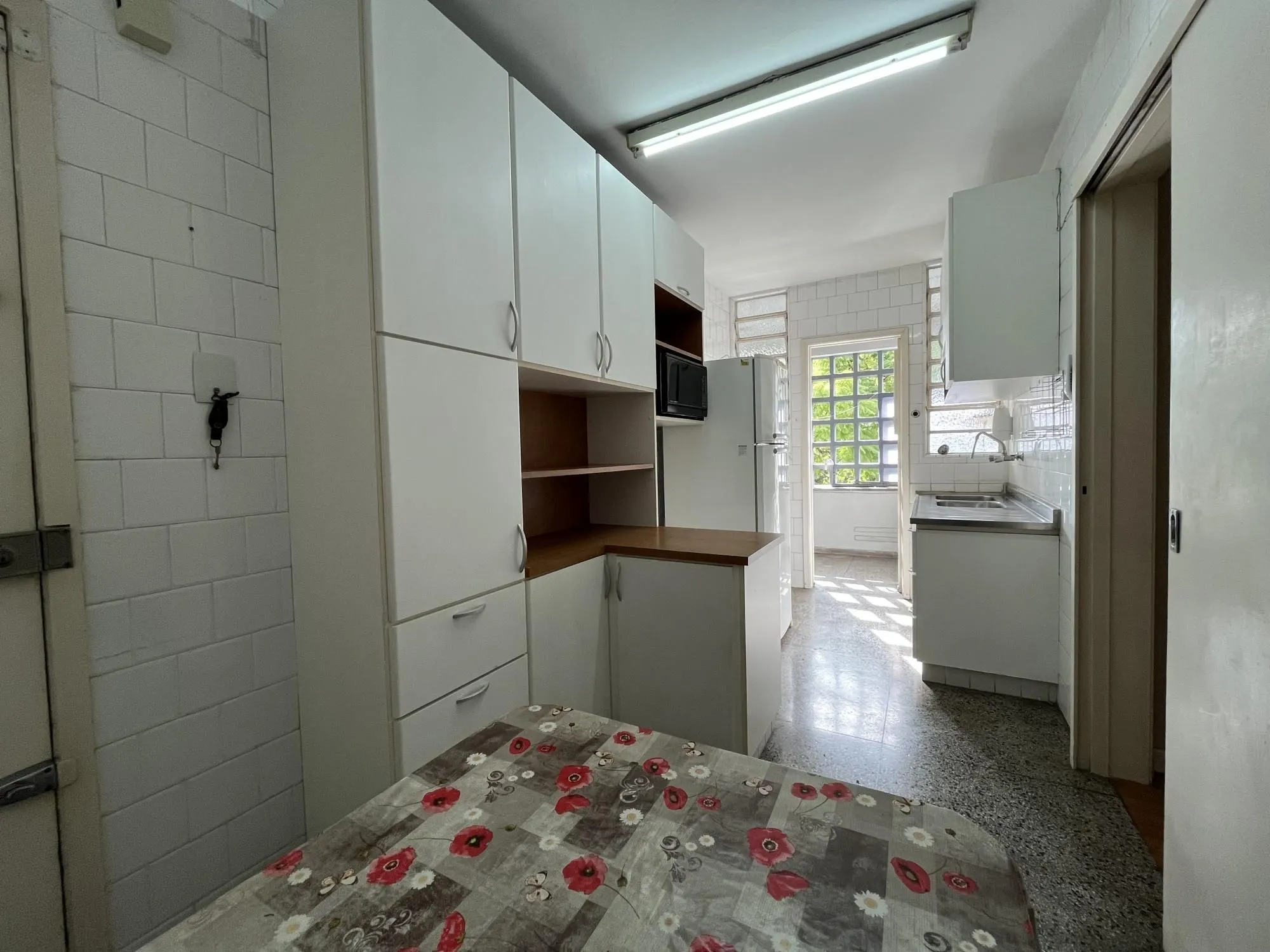 Imagem Apartamento de dois quartos e uma vaga de garagem no bairro Auxiliadora em POA