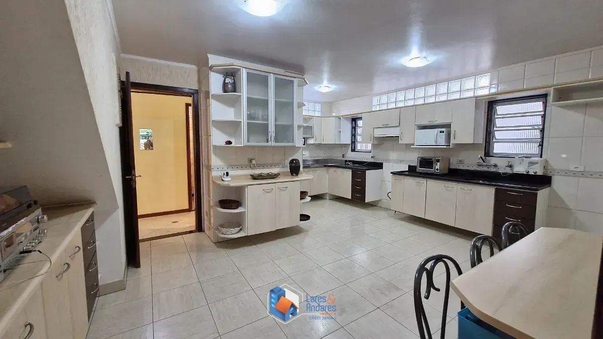Imagem Casa para venda em Vila Inah com 4 quartos, sendo 2 suítes, 320m²