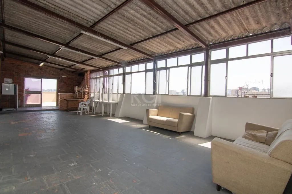 Imagem Apartamento de três dormitórios no bairro Independência em Porto Alegre.