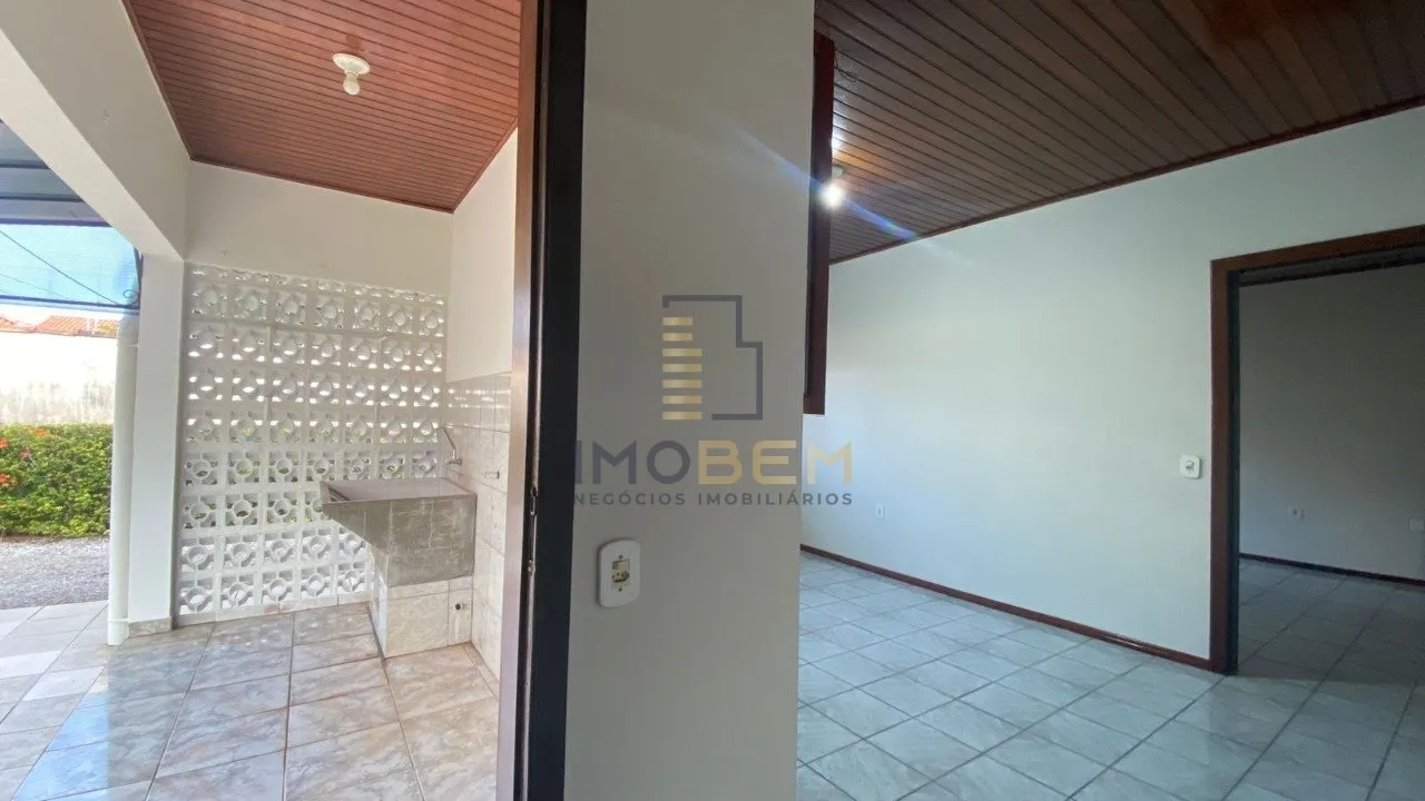 Imagem Um verdadeiro oásis no coração da cidade.

Imagine morar em uma casa espaçosa, cercada por área...