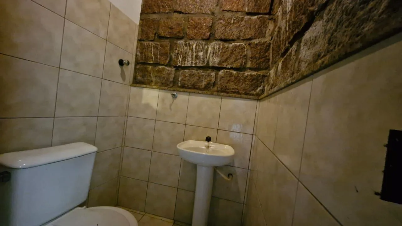 Imagem Casa de Cinema na Glória, com 500m² de área privada, 3 dormitórios, piscina, horta, lareira, elevador, gradeada 4 garagens