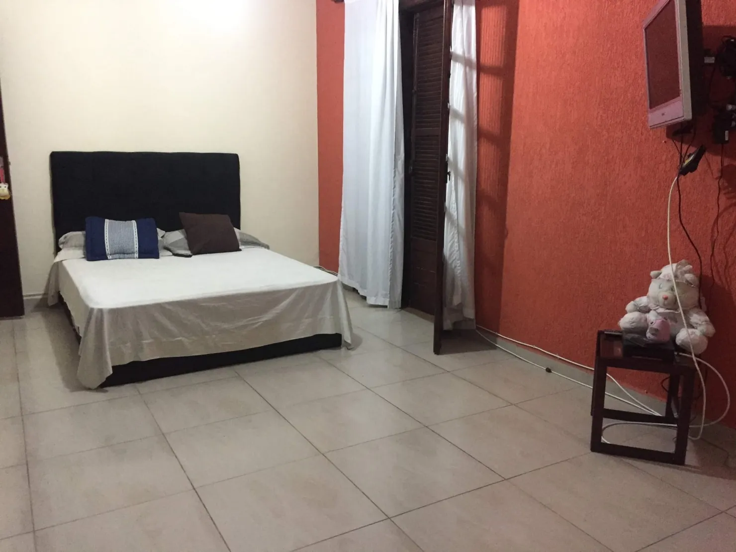 Imagem Casa à venda 2 Quartos, 2 Suites, 2 Vagas, 250M², Jardim Santa Luzia, Pindamonhangaba - SP