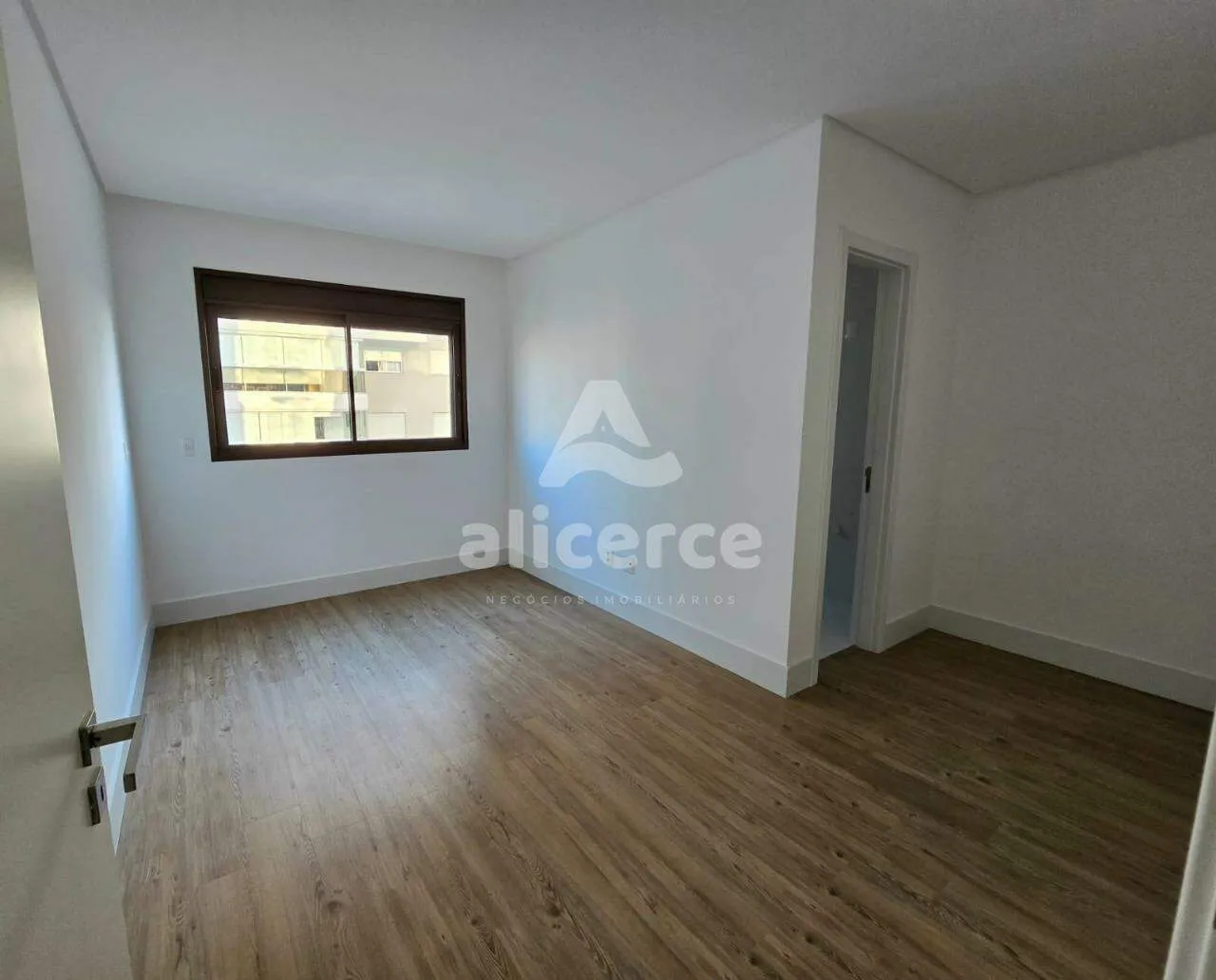 Imagem Alto Padrão | 3 Suítes | 2 Vagas | Oferta Exclusiva por Tempo Limitado