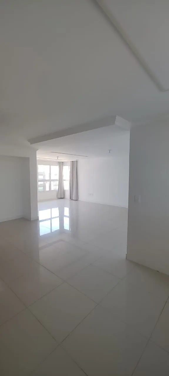 Imagem Apartamento com 03 Quartos e 02 vagas em Torres (01 suíte)