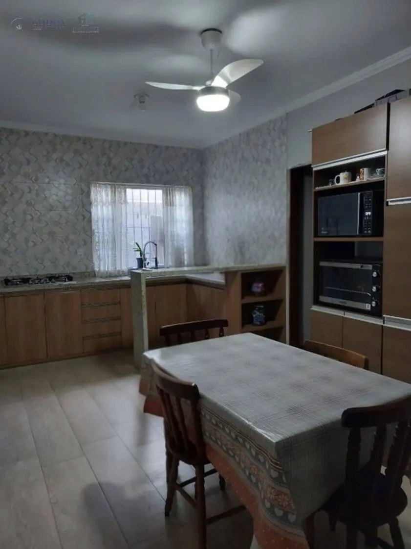 Imagem Casa 3 quartos com excelente localização central - segurança e praticidade.