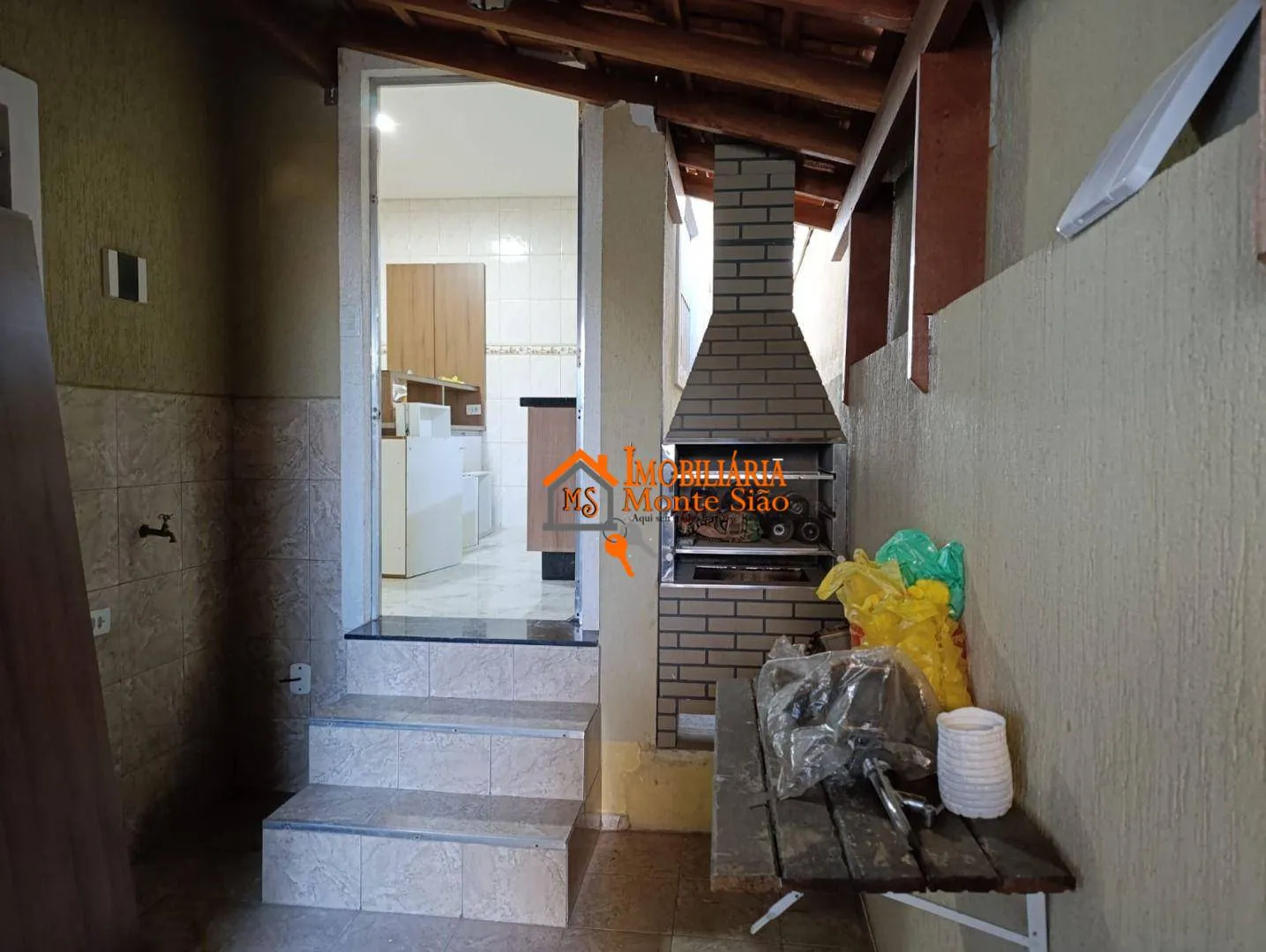Imagem Sobrado com 6 dormitórios à venda, 250 m² por R$ 630.000,00 - Vila Rio de Janeiro - Guarulhos/SP