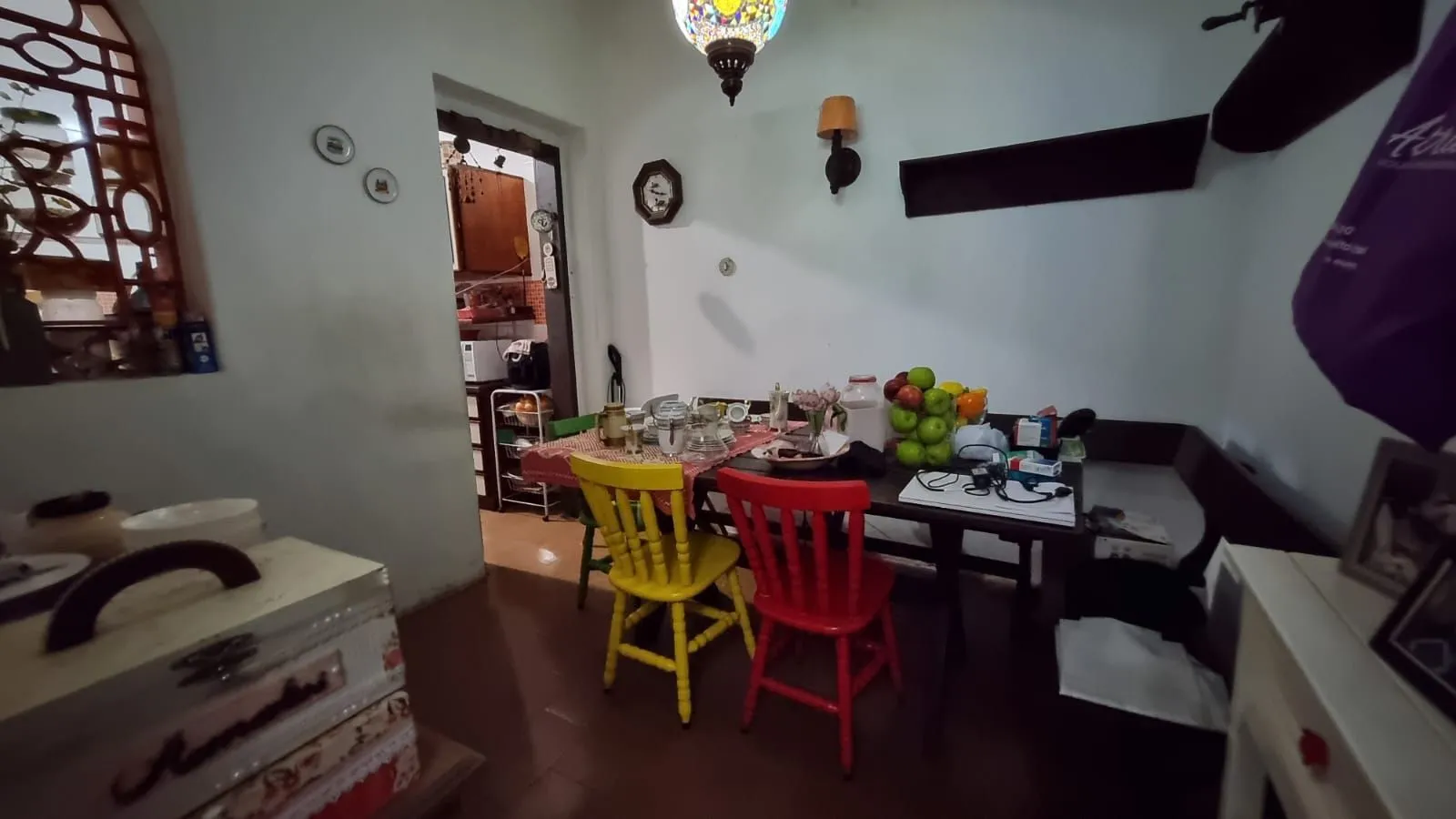 Imagem Casa Sobrado Residencial de 3 dormitórios para venda, 1 vaga de garagem fechada no bairro Cidade Baixa em Porto Alegre/RS.