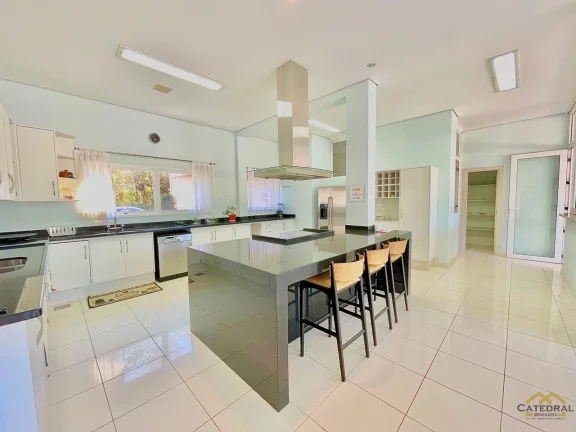 Imagem Casa à Venda em condomínio fechado de 1000m2 com4 quartos e Piscina em Jundiaí SP