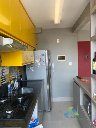 Imagem Lindo apartamento em 53m² recém reformado com fino padrão de acabamento e designer moderno na região da Vila das Mercês/Saúde.