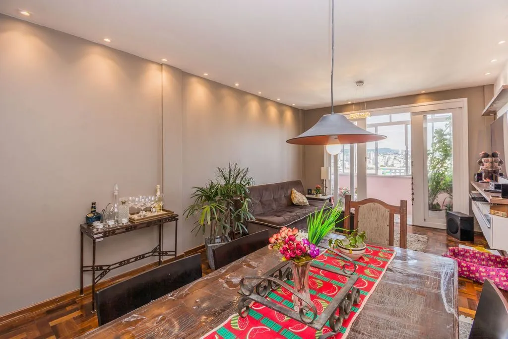 Imagem Apartamento de 3 dormitórios à venda no Bairro Rio Branco - Porto Alegre