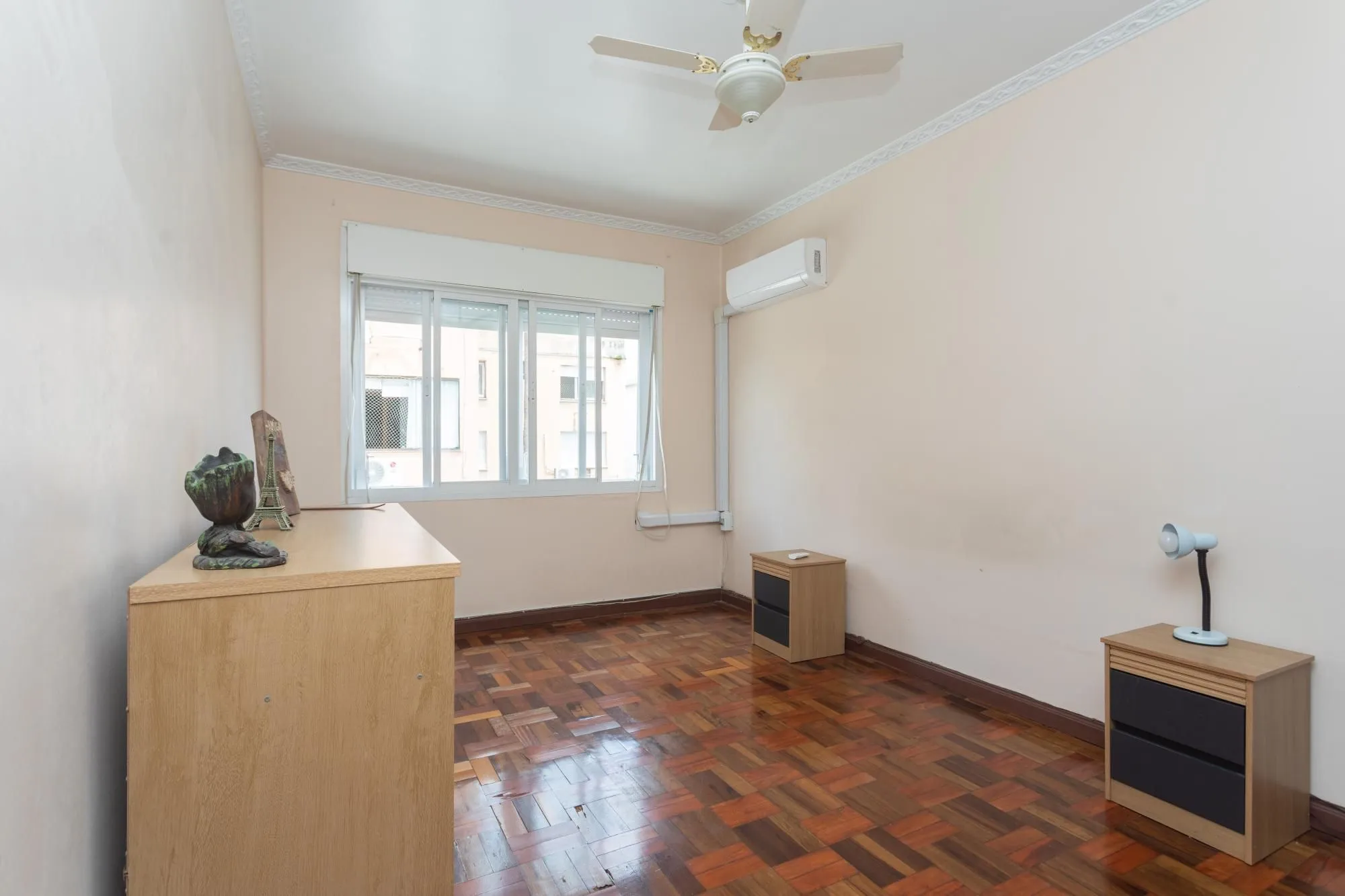 Imagem Apartamento 3 Dormitórios com Suíte e Garagem na Cidade Baixa - Próximo à Redenção