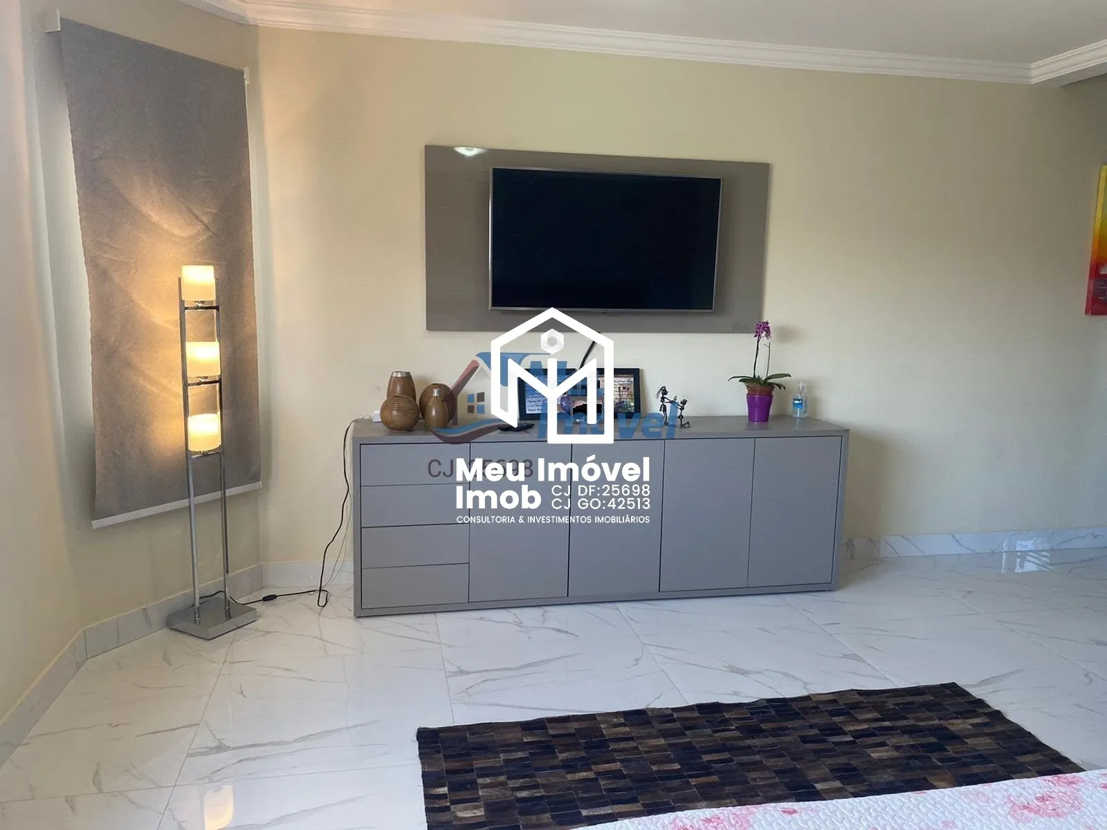 Imagem Casa 4 Quartos 4 Suítes 8 Vagas 350m² Reformada