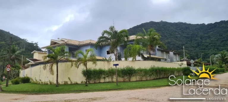 Imagem Bela Casa - 5 Suítes - 781 m² Terreno - Condomínio a Poucos Metros da Praia