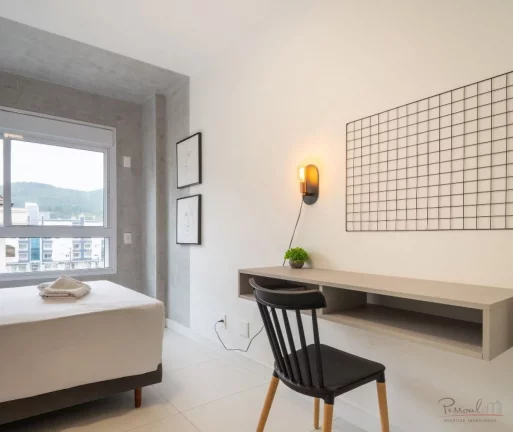 Imagem Oportunidade em Jurerê! Apartamento moderno a poucos metros da praia Este lindo apartamento à vend...