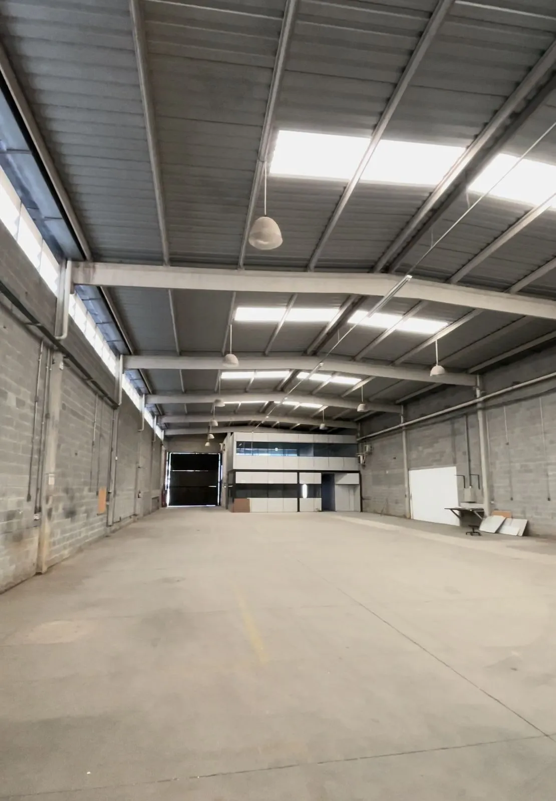 Imagem Galpão Industrial 1000m² - Próximo a Prefeitura de Sorocaba