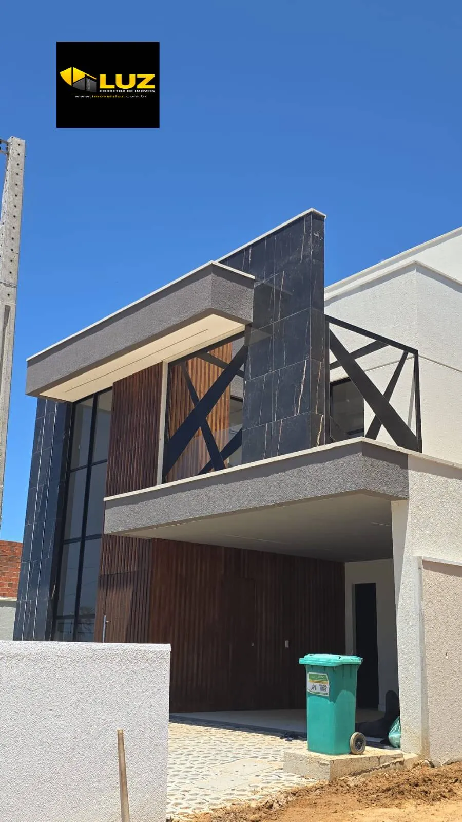 Imagem GRANDE OPORTUNIDADE!! Linda casa na Cidade Alphaville no Terras 4.