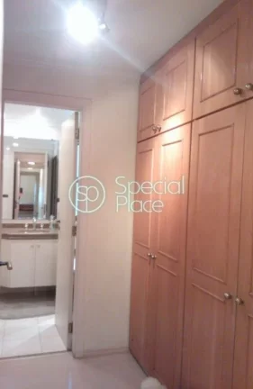 Imagem Apartamento amplo na Rua Bahia. Ótima oportunidade. São 260m2 com 4 suítes e 4 vagas na garagem. ...