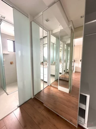 Imagem Linda cobertura em duplex com 272 mts2 privativos, 2 garagens, 3 dormitórios, sendo 1 suíte master...
