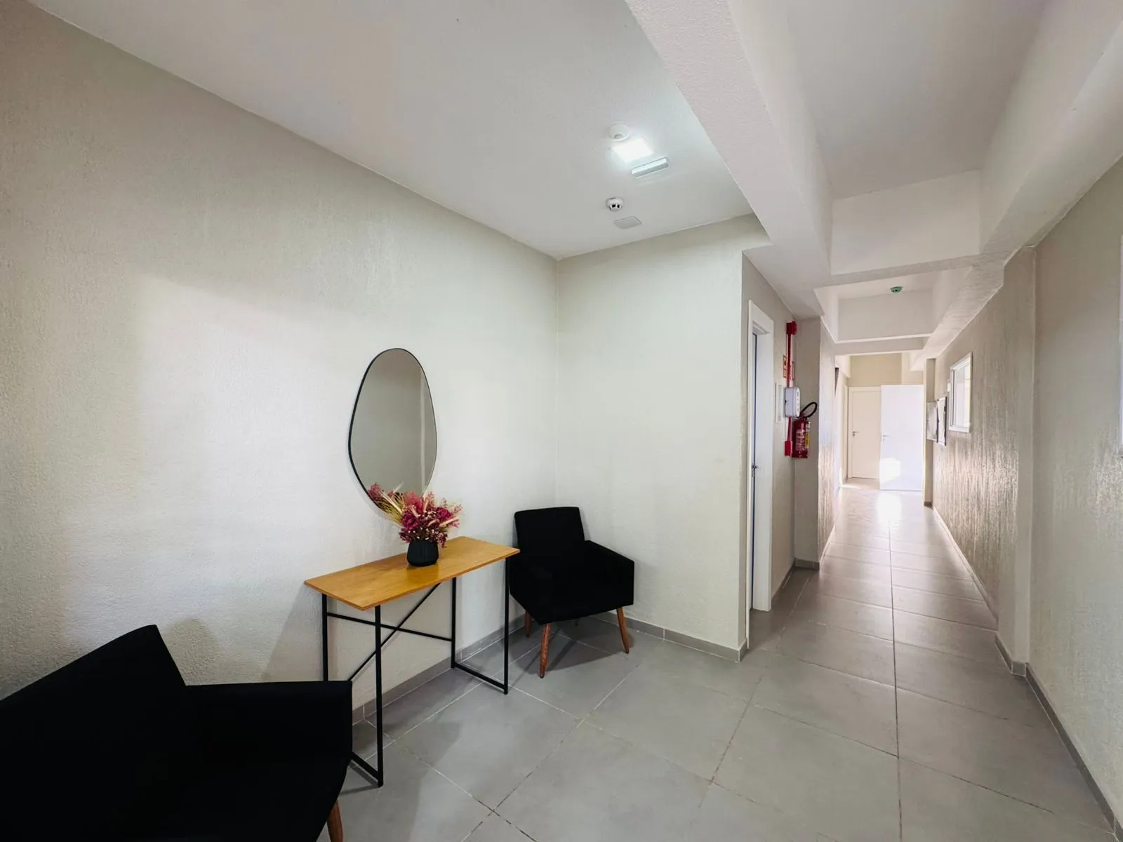 Imagem 2 Dormitórios, suíte, sacada, vaga dupla I Apartamento Novo no Jardim Botânico