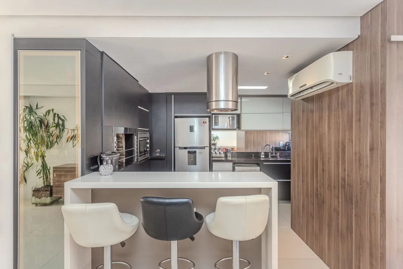 Imagem Casa com 3 suítes, Jacuzzi e vista panorâmica para o Guaíba
