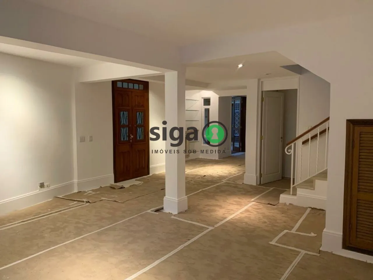 Imagem Casa Sobrado á Venda - 300 m², 3 suítes, 2 vagas no Jardim Paulistano !