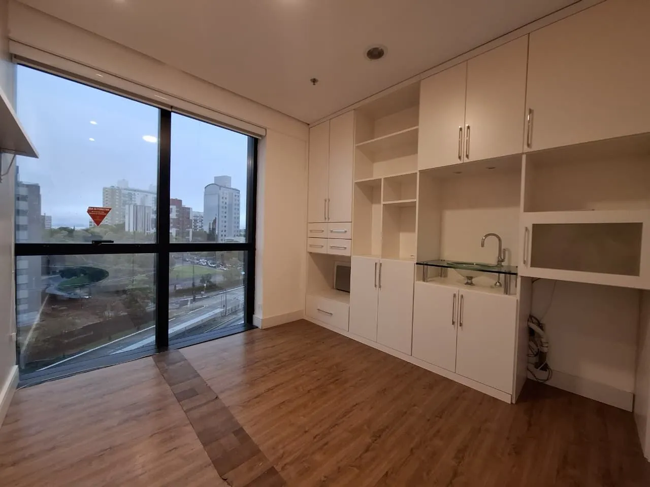 Imagem Sala comercial à venda em Porto Alegre, Auxiliadora, 39.63m2