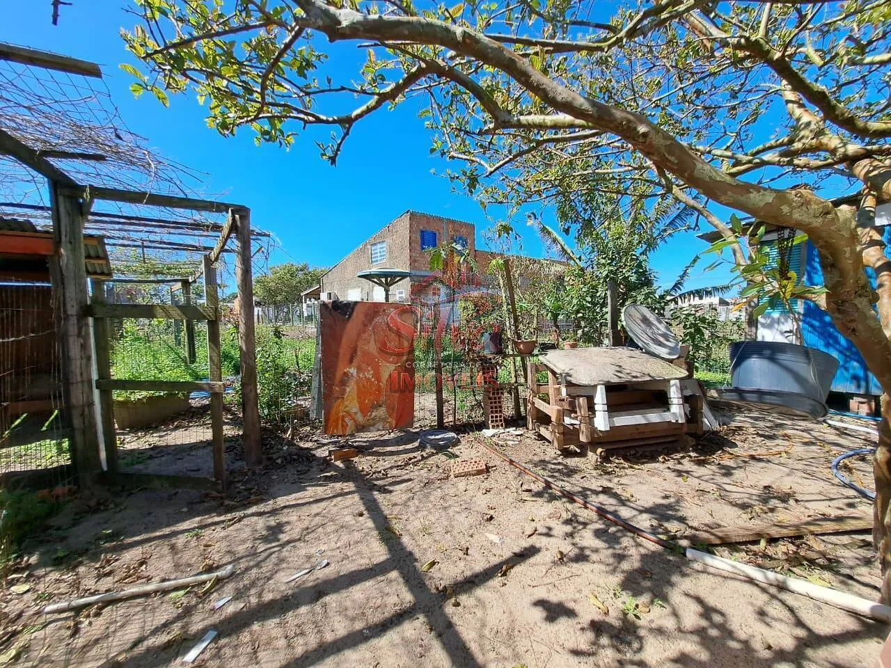 Imagem Casa 3 dormitórios em região de moradores em Albatroz