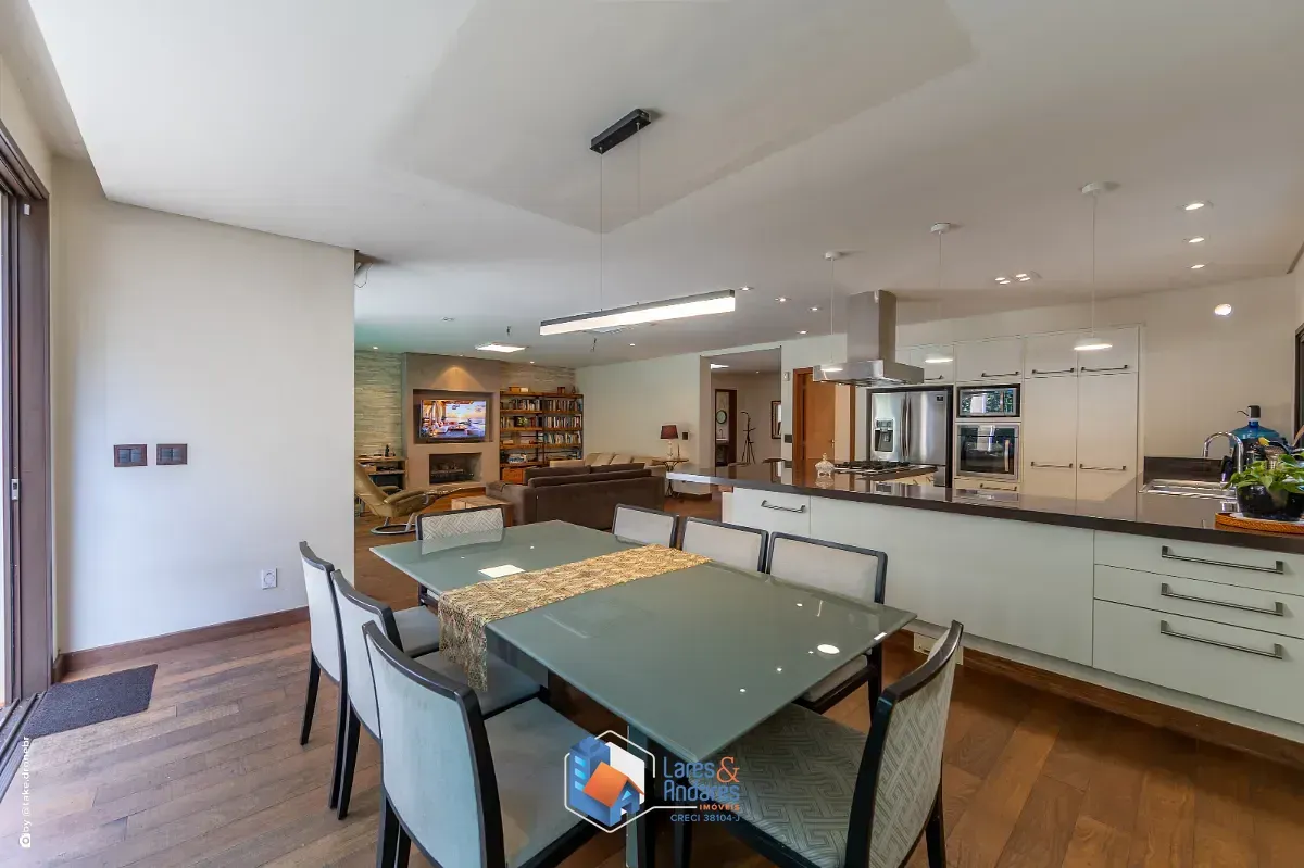 Imagem Casa para venda em Santo Amaro com 6 quartos, sendo 4 suítes, 420m²