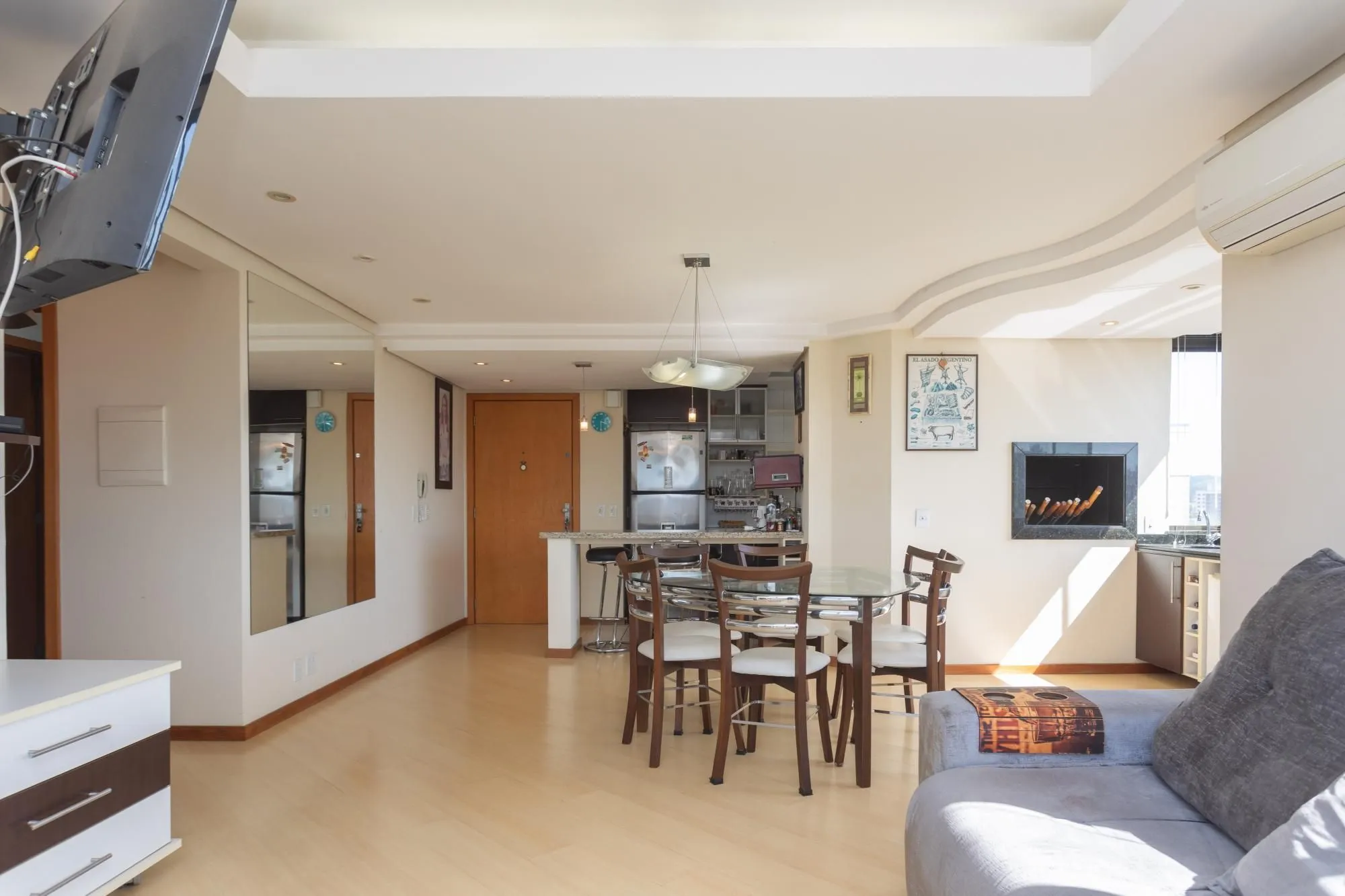 Imagem Apartamento 2 dormitórios sendo 1 suíte e 3 vagas no Petrópolis.