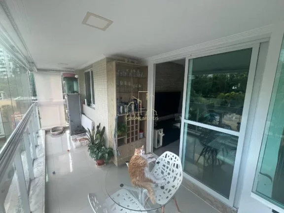Foto do imóvel Excelente apartamento reformado com três quartos varanda a venda em Alphaville l