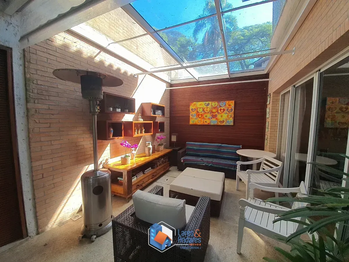 Imagem Casa no condomínio Villa Laplace para venda com 4 quartos, sendo 4 suítes, 575m²