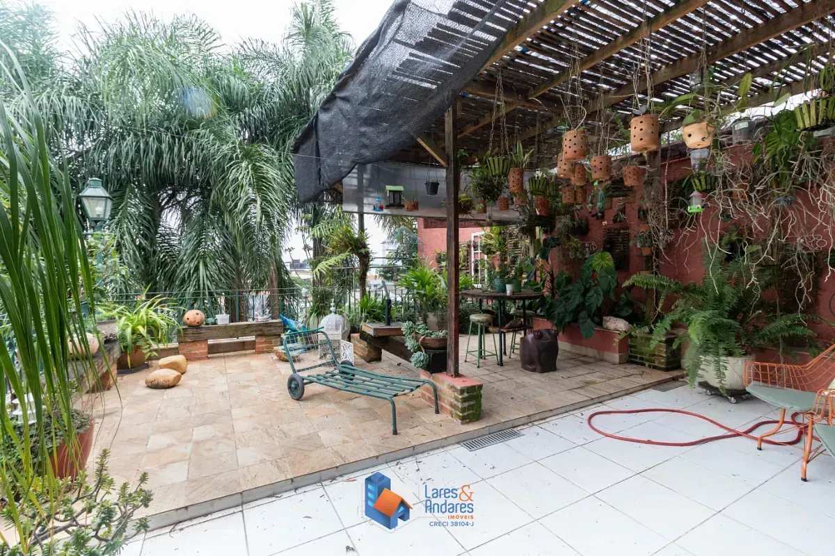 Imagem Sobrado para venda em Alto da Lapa com 3 quartos, sendo 1 suíte, 330m²