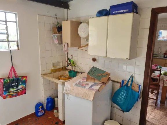 Imagem Casa com 192 m² 2 Dormitorios sendo 2 Banheiros e 4 Vagas de Gargens