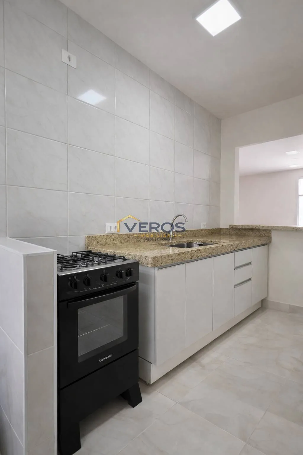 Imagem Apartamento a venda com 2 quartos e piscina na Martim de Sá - Caraguá